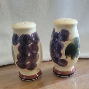Alco Vintage Salt & Pepper Shakers Set. No Call Outs.